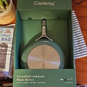 Caraway Green Fry Pan - Eco-Friendly Non-Stick Cookware